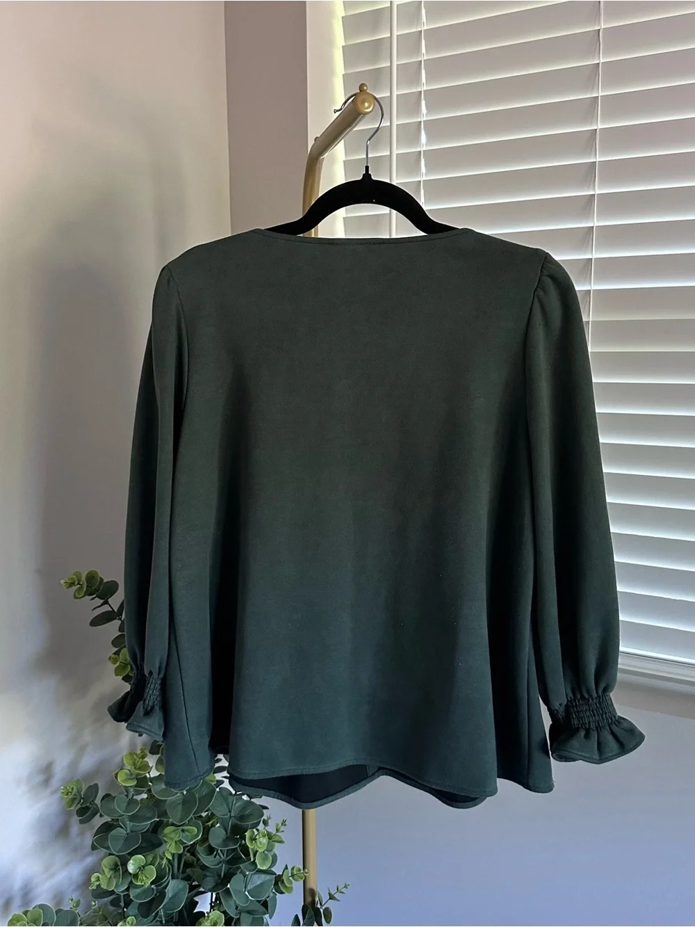 V-Neck Puff Sleeve Blouse in Forest Green